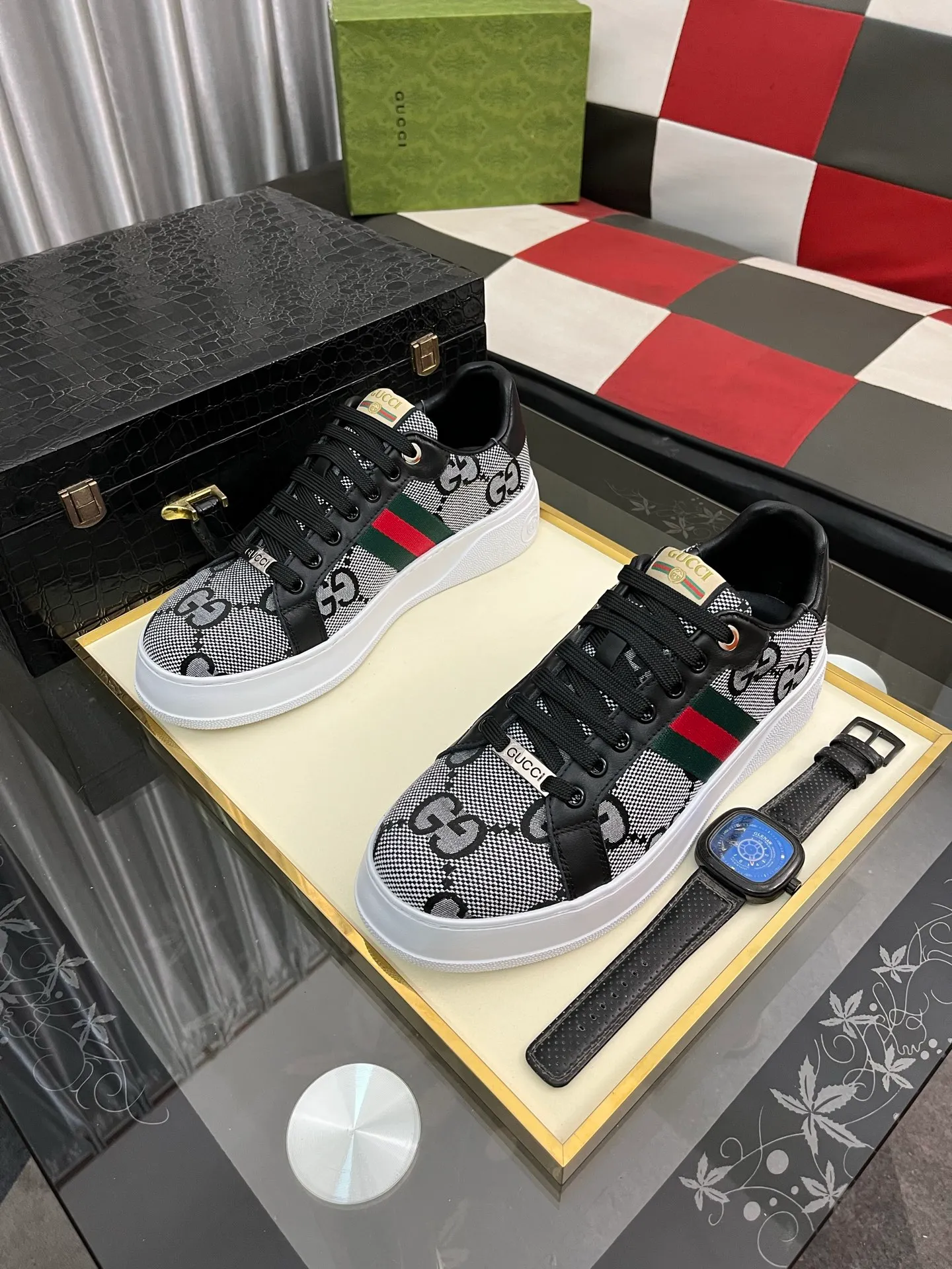 Men's Men's Shoes 💰420⌚️⌚️《Gucci*》The latest hot style casual shoes, top brand [seduce] luxury~purchase, top~quality. [Strong] The upper is made of imported breathable cowhide with material ➕ breathable sheepskin feet (•) and fine workmanship. The original stylish and stylish soft rubber wear-resistant outsole is light and comfortable on the foot. The real thing looks better when photographed in real life. 305: code: 38-44, 3️⃣ colors available